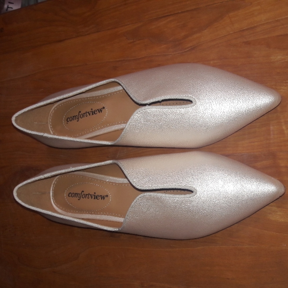 Comfortview Women Pale Gold Shoes Style ANYA-PU  Size 7WW  Padded Insole